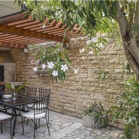 4-5 bedroom villa with Split City and Sea Views sleeps 8-10